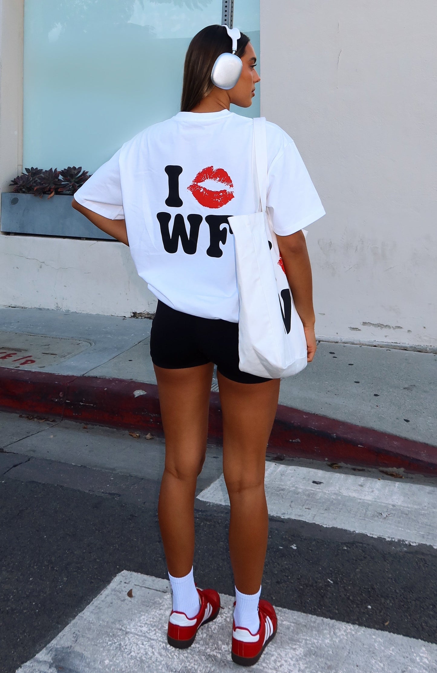 11th Street City Of Dreams Oversized Tee Frosting